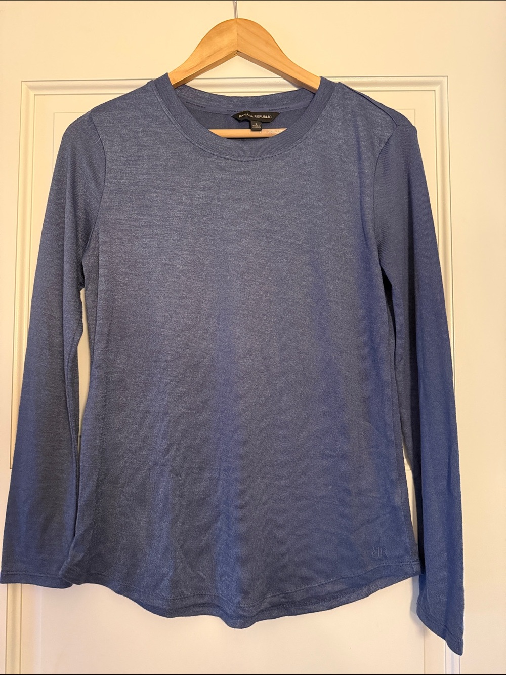 Banana Republic Women's Long Sleeve Crewneck Tee in Periwinkle Blue